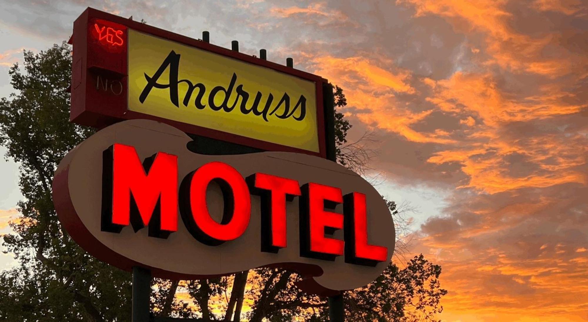 Andruss Motel Walker Экстерьер фото